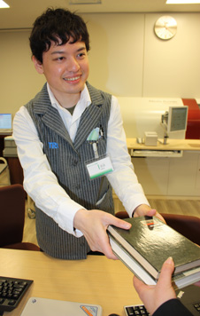 墨田区立ひきふね図書館　カウンター受託スタッフ