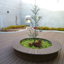 高砂市立図書館の屋上テラス