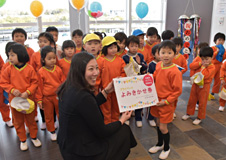 あかし市民図書館が開館1周年＆来館者100万人達成しました！