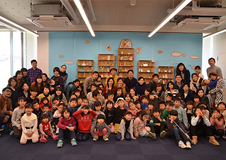 学びの杜ののいちカレード開館1周年記念：絵本作家いわいとしお先生と作る「ワークショップ『ダンボールでつくろう！100かいだてのいえ』」を開催