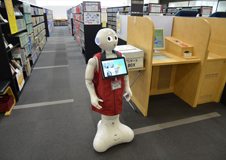 江戸川区立篠崎図書館でPepperが働き始めました
