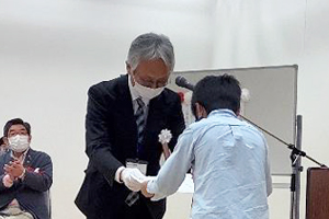 賞状授与の様子