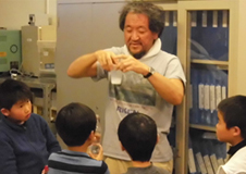 科学実験教室＆教育講演会「－わが子を理系に育てる－」を開催しました！＠大和高田市立図書館